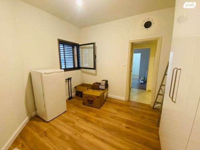 דירה, אביב, הוד השרון