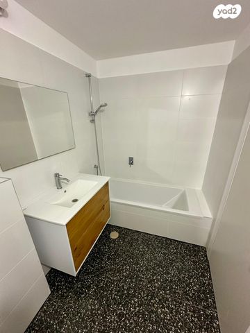 דירה, תוצרת הארץ, נחלת יצחק, תל אביב יפו