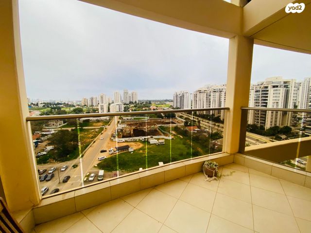 דירה, אביב, הוד השרון