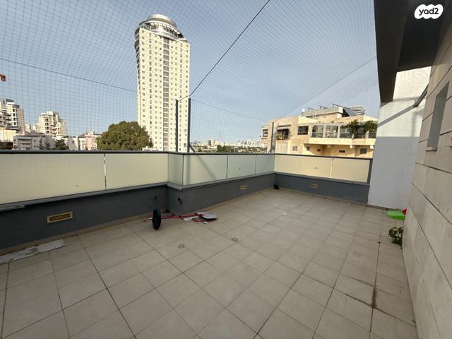 גג/ פנטהאוז, נווה יהושע, נווה יהושע, ערמונים, רמת גן