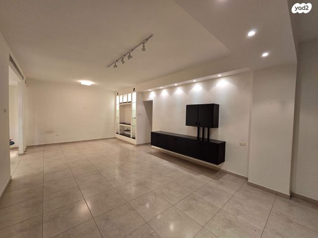 דירה, הנביאים, הרצליה הירוקה, נווה עובד, הרצליה