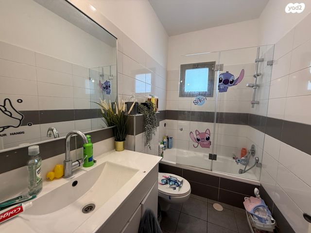 גג/ פנטהאוז, נווה יהושע, נווה יהושע, ערמונים, רמת גן