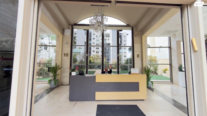 דירה, אוריאל אופק, הרצליה