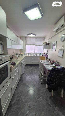 דירה, השבעה, מרכז העיר דרום, נתניה