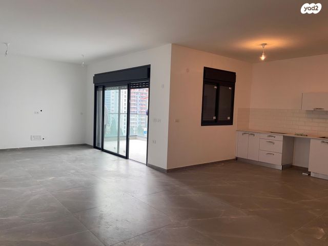 דירה, הגיבור, רמתיים, הוד השרון