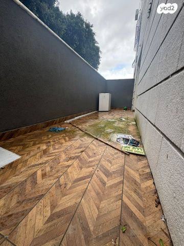 דירת גן, דב גור, רובע ו', אשדוד