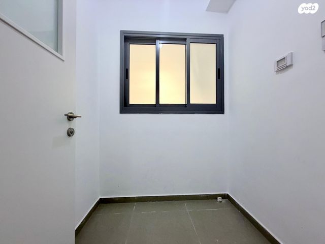 דירה, אברהם כחילה, מלחה, מנחת, ירושלים