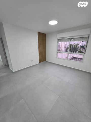 דירה, אהרון לובלין 33, גני אביב, לוד