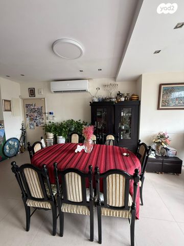 דירה, יהושע בן נון, המושבה היוונית, ירושלים