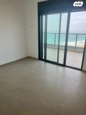 גג/ פנטהאוז, הרב הרצוג 6, צפון מערב מרכז העיר, נתניה