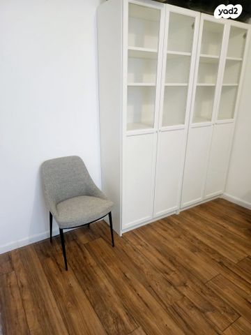 דירה, גדעון האוזנר, הולילנד, ירושלים