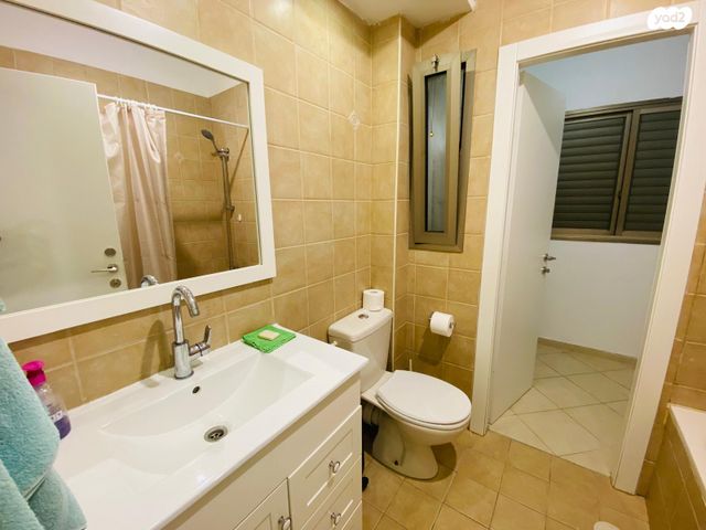 דירה, אביב, הוד השרון