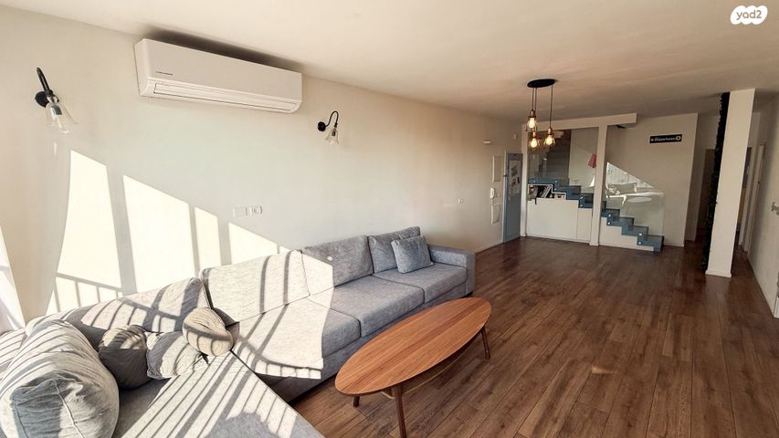 גג/ פנטהאוז, הרצל, בת ים