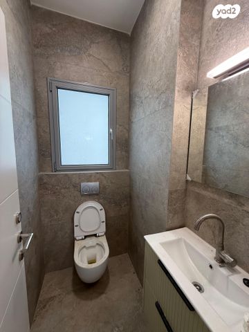 דו משפחתי, המושבה הגרמנית, גדרה