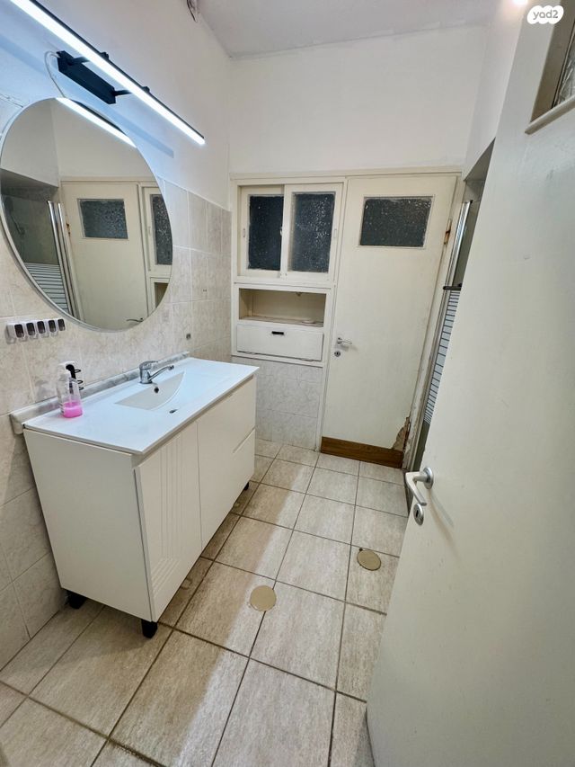 דירה, ביאליק, חרוזים, רמת גן