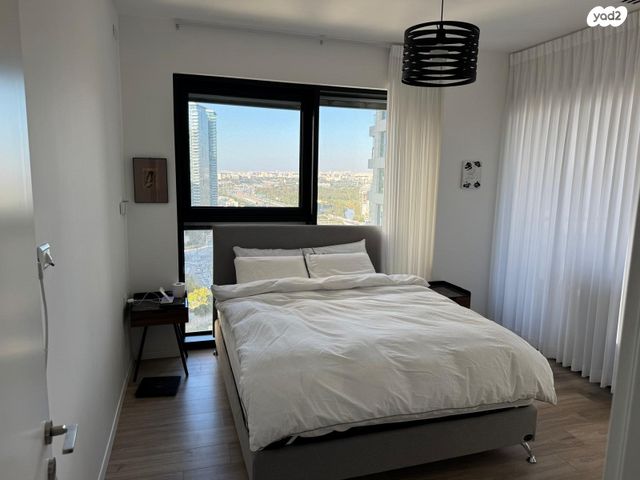 דירה, ניסים אלוני, צמרות איילון, פארק צמרת, תל אביב יפו