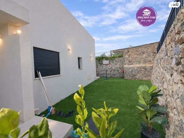 דו משפחתי, בני יהודה, קצרין