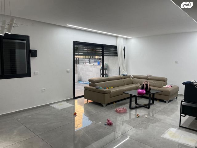 דירת גן, ליאון בלום, מרכז, קרית עבודה, חולון