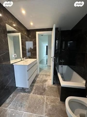 דירת גן, ליאון בלום, מרכז, קרית עבודה, חולון