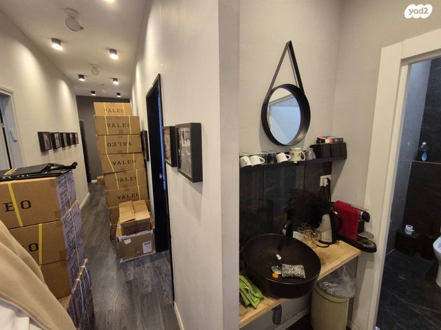 מחסנים, אזור תעשיה, אזור