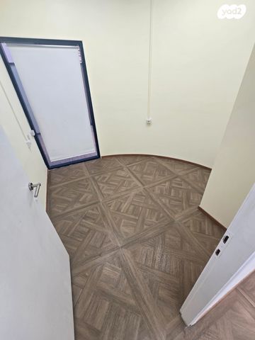 חנויות/ שטח מסחרי, שדרות ההסתדרות 25, צומת הקריות, חוף שמן, חיפה