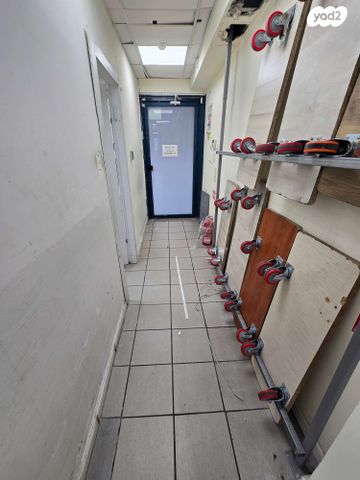 חנויות/ שטח מסחרי, שדרות ההסתדרות, צומת הקריות, חוף שמן, חיפה