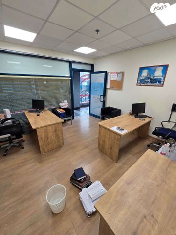 חנויות/ שטח מסחרי, שדרות ההסתדרות 25, צומת הקריות, חוף שמן, חיפה