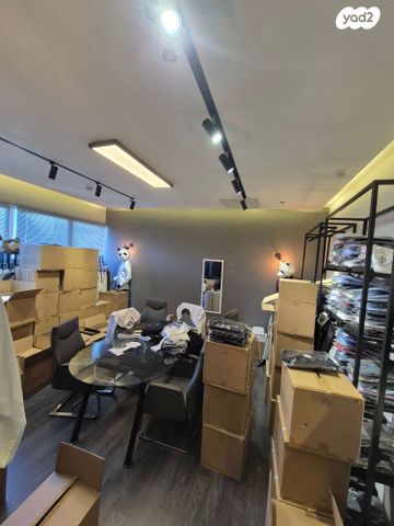 אולמות, אזור תעשיה, אזור