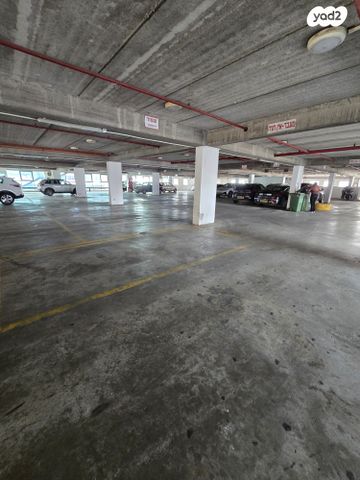 חנויות/ שטח מסחרי, שדרות ההסתדרות 25, צומת הקריות, חוף שמן, חיפה