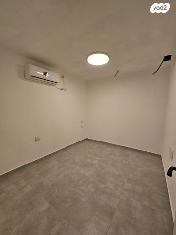 חנויות/ שטח מסחרי, נחלת בנימין 132, פלורנטין, תל אביב יפו