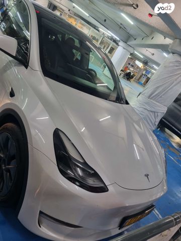 מודעת רכב טסלה מודל Y
