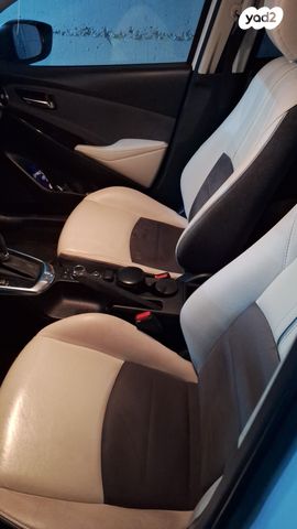 מודעת רכב מאזדה 2