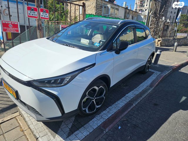 מודעת רכב ג׳ילי Geometry C