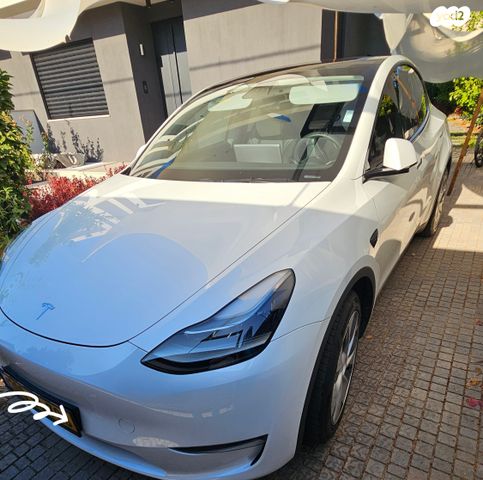 מודעת רכב טסלה מודל Y
