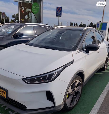 מודעת רכב ג׳ילי Geometry C