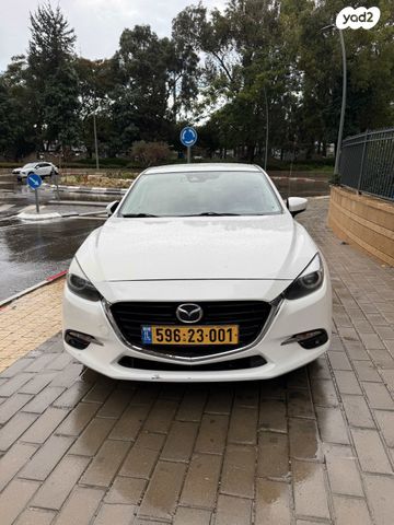 מאזדה 3