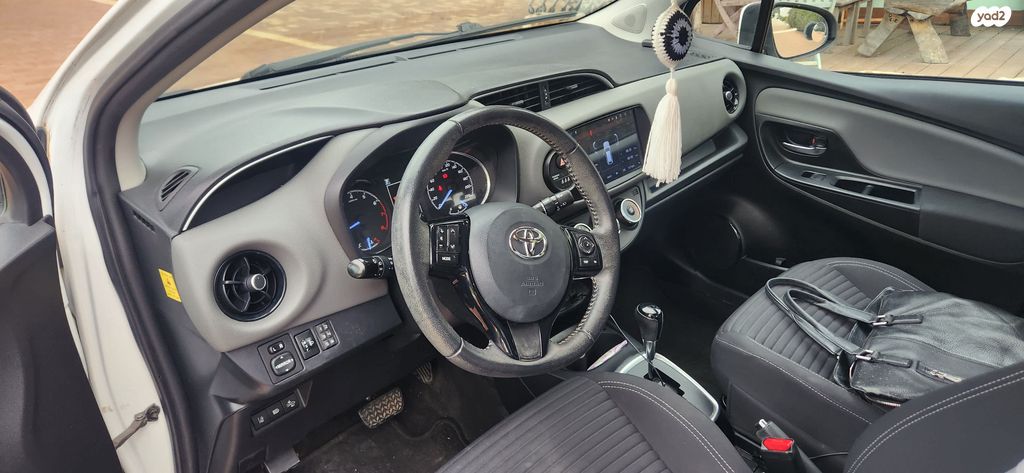 מודעת רכב טויוטה יאריס