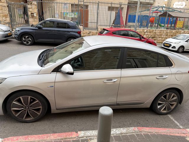 יונדאי איוניק