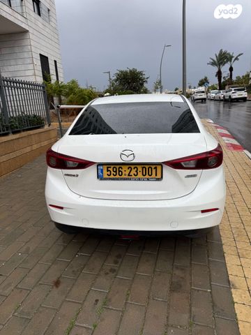 מודעת רכב מאזדה 3
