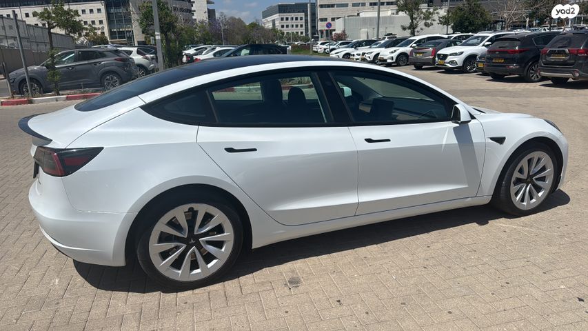 מודעת רכב טסלה מודל 3