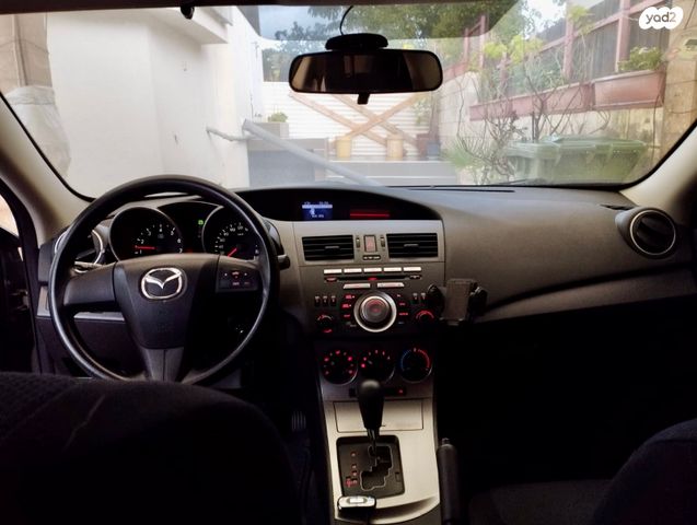 מודעת רכב מאזדה 3