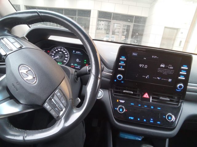 יונדאי איוניק