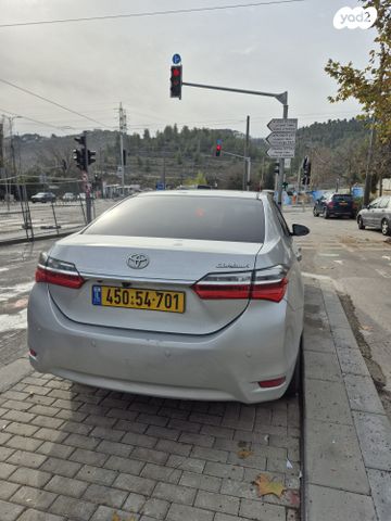 טויוטה קורולה