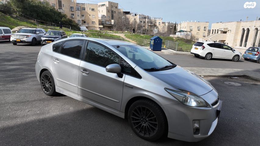 טויוטה פריוס