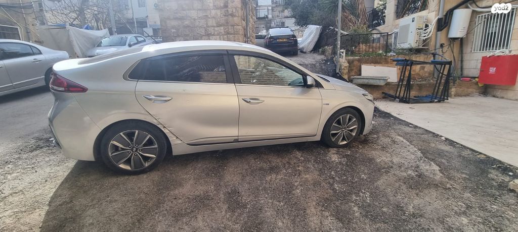 יונדאי איוניק