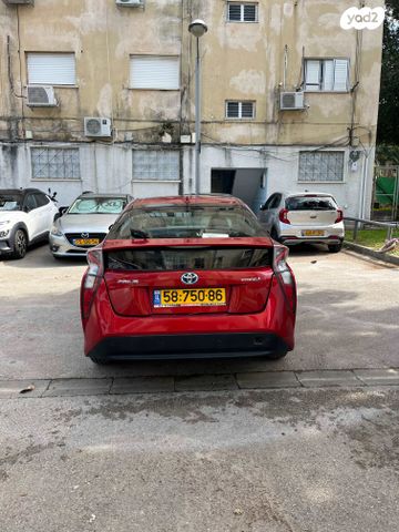 טויוטה פריוס