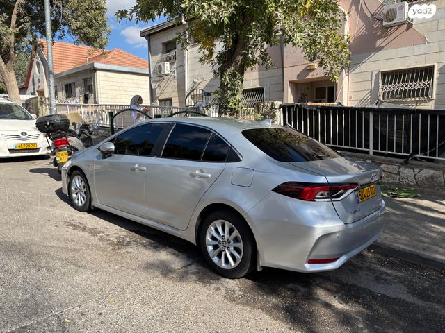 טויוטה קורולה
