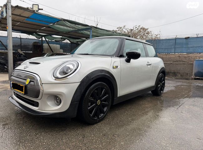 מודעת רכב מיני קופר SE (חשמלית)