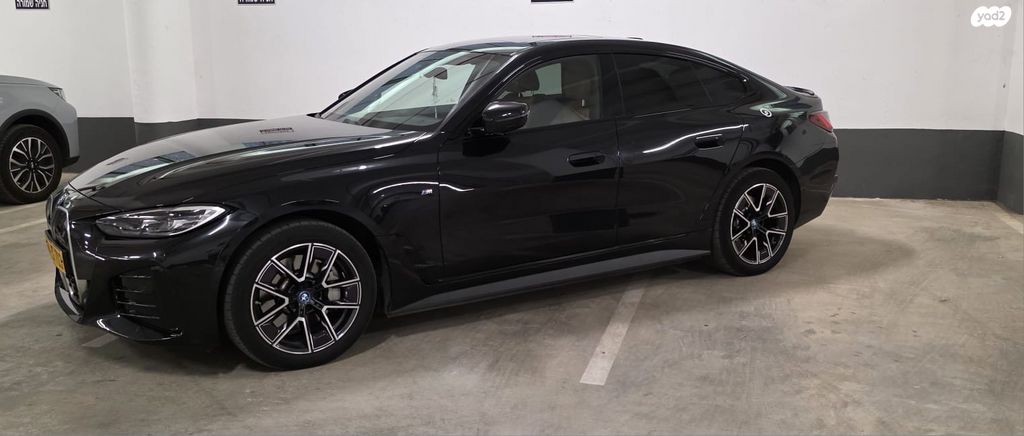 מודעת רכב ב מ וו i4