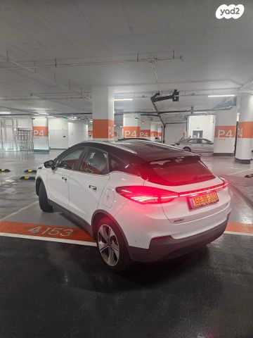 מודעת רכב ג׳ילי Geometry C